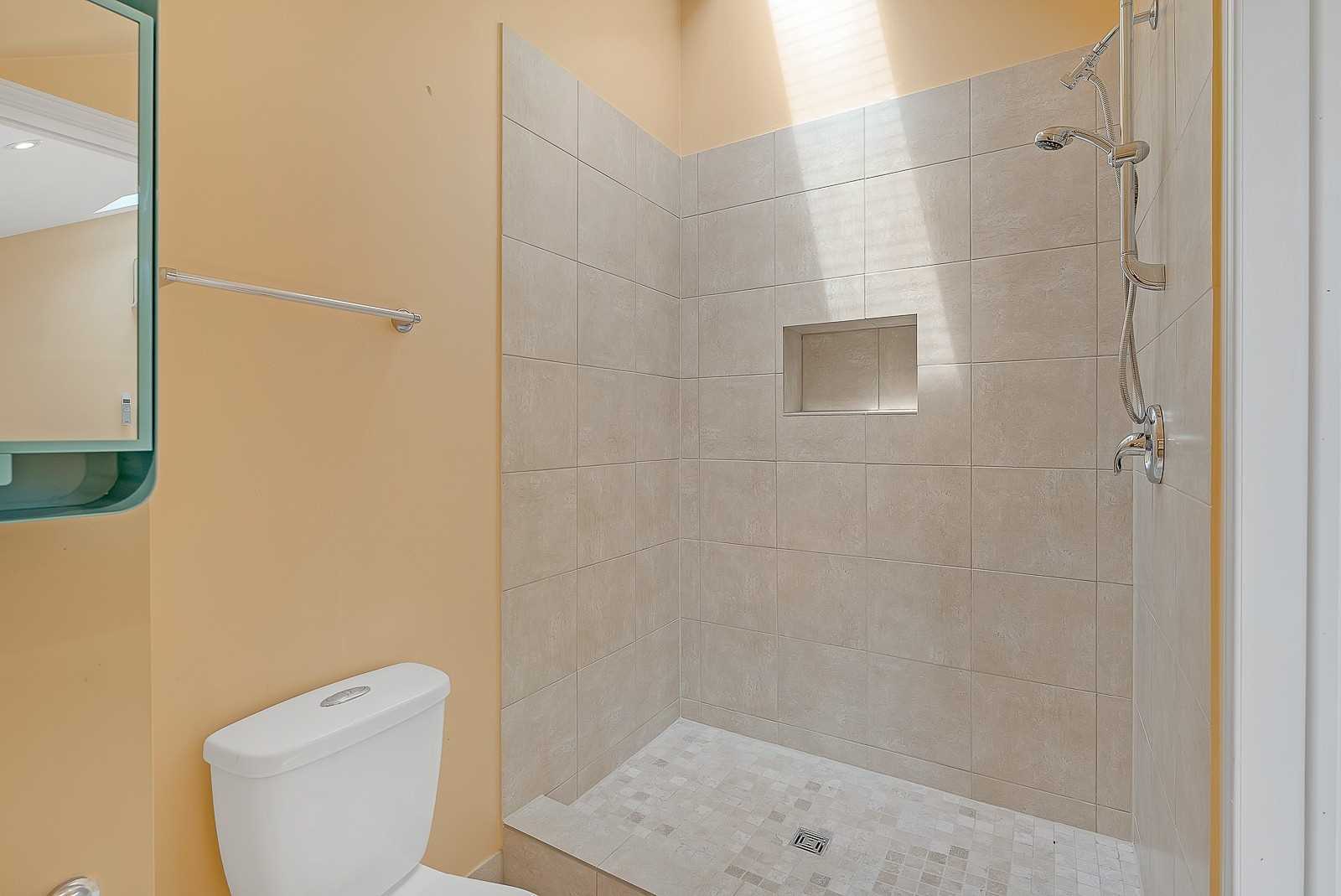 Listing C5886989 - Large Photo # 27