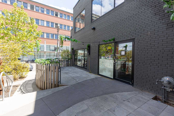 374-376 Bathurst St, Toronto