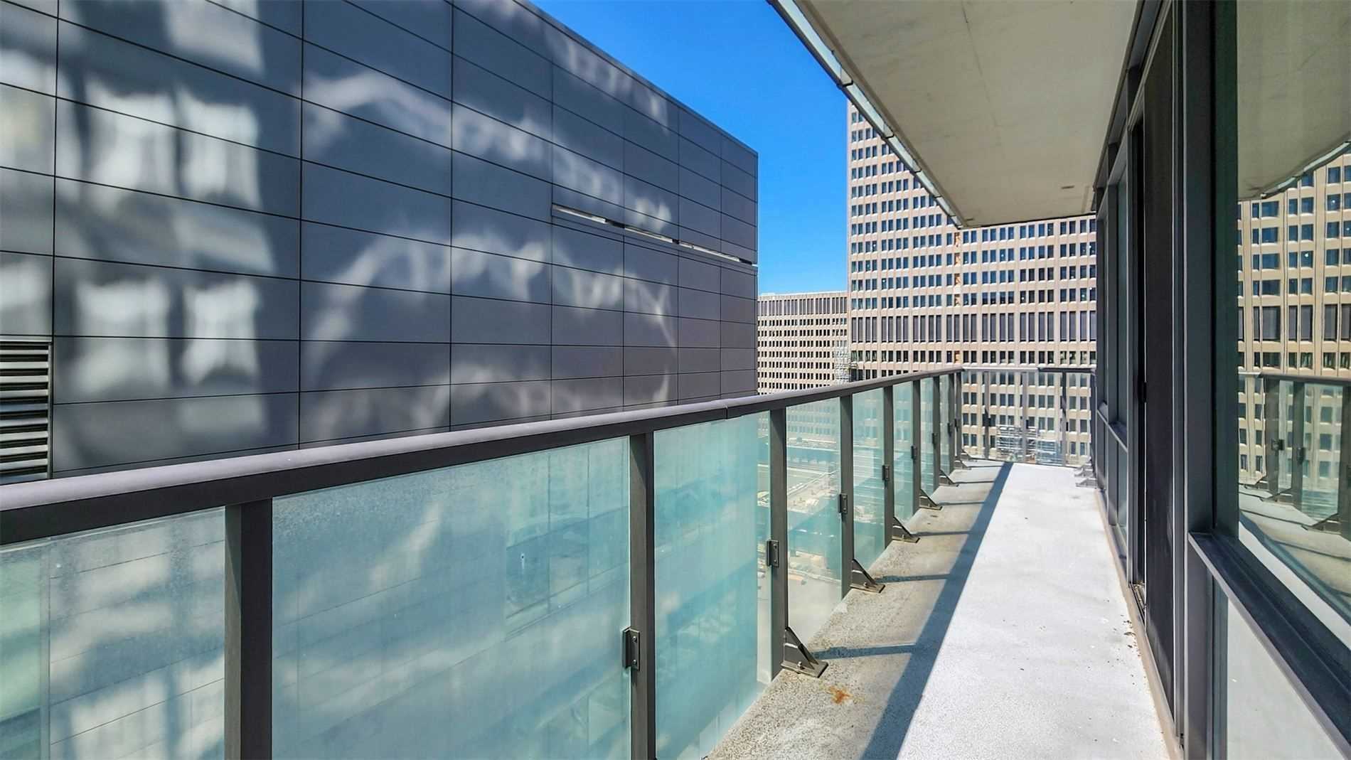 832 Bay St, #1303