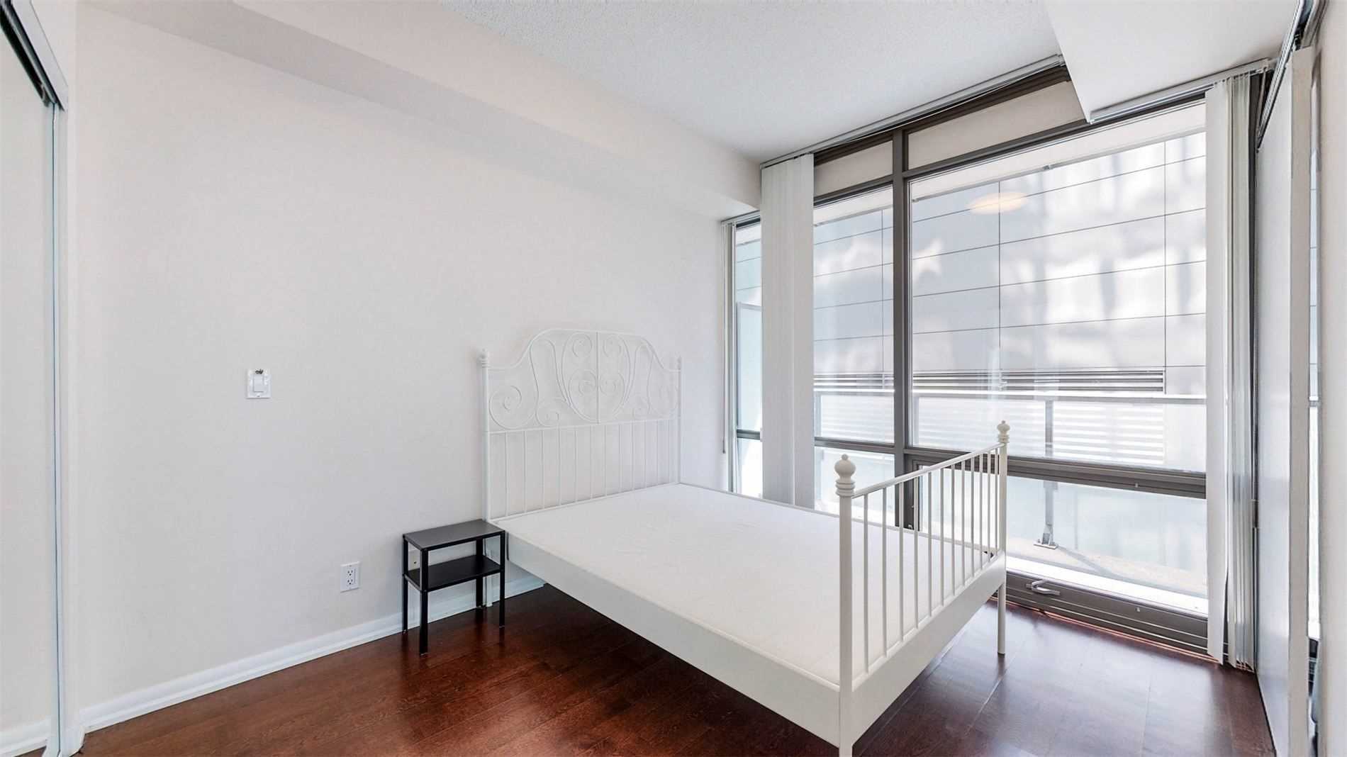 832 Bay St, #1303
