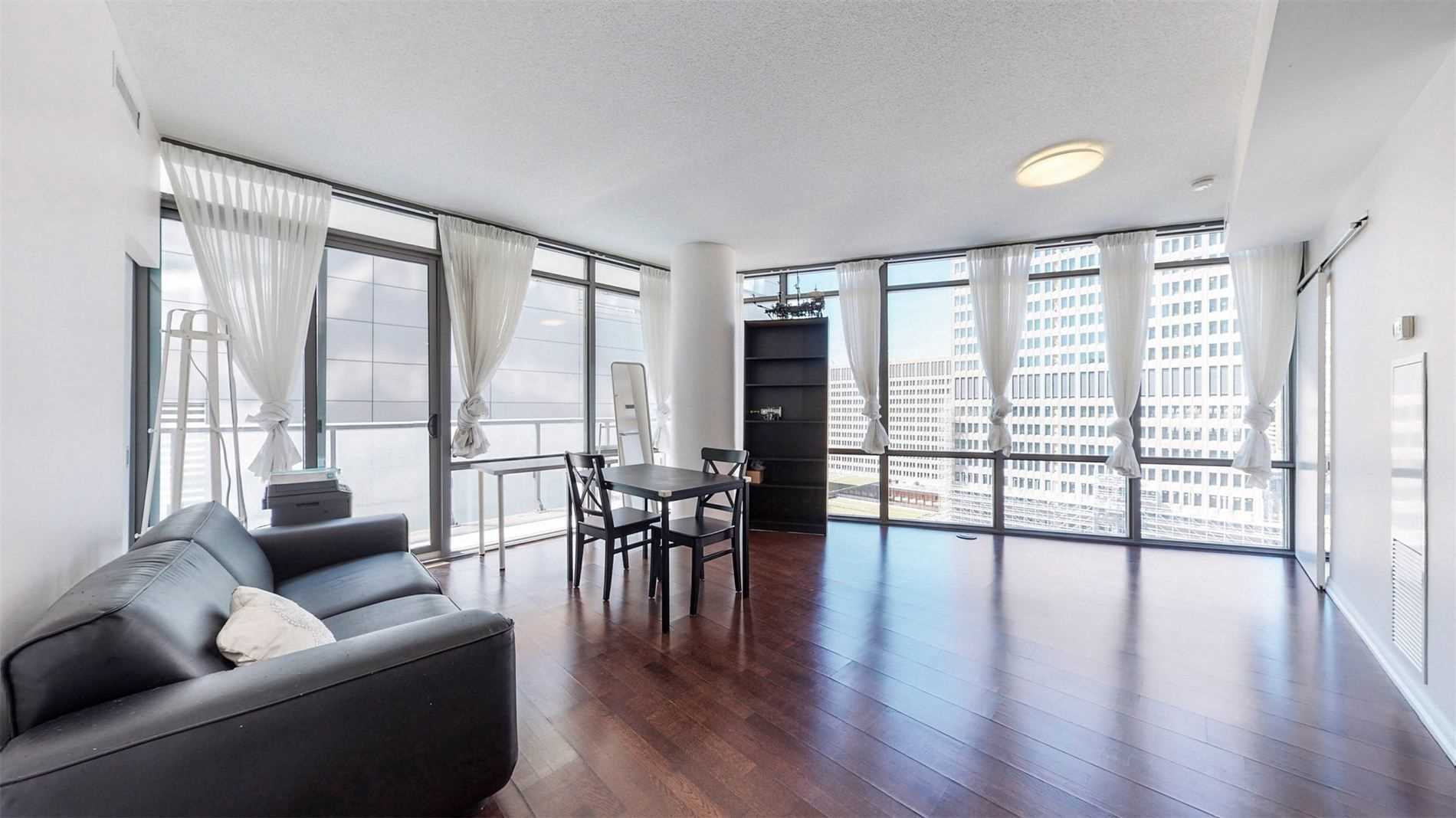 832 Bay St, #1303