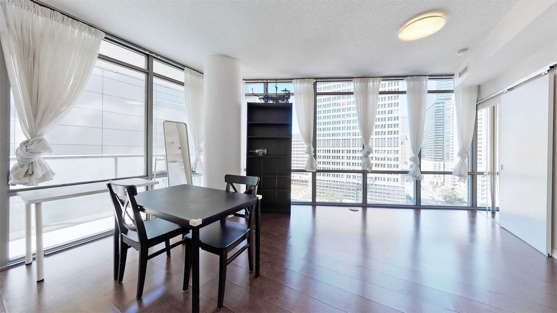 832 Bay St, #1303