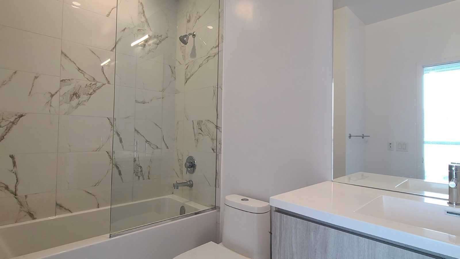 101 Erskine Avenue, #512
