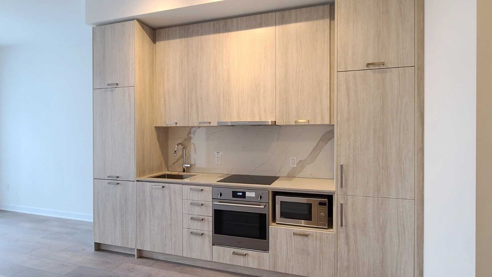 101 Erskine Avenue, #512