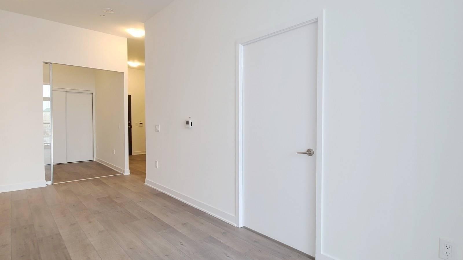 101 Erskine Avenue, #512