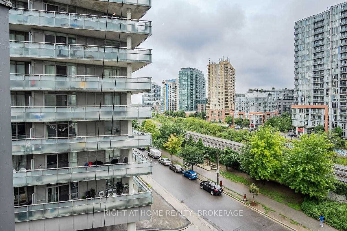 Listing C5888975 - Large Photo # 19