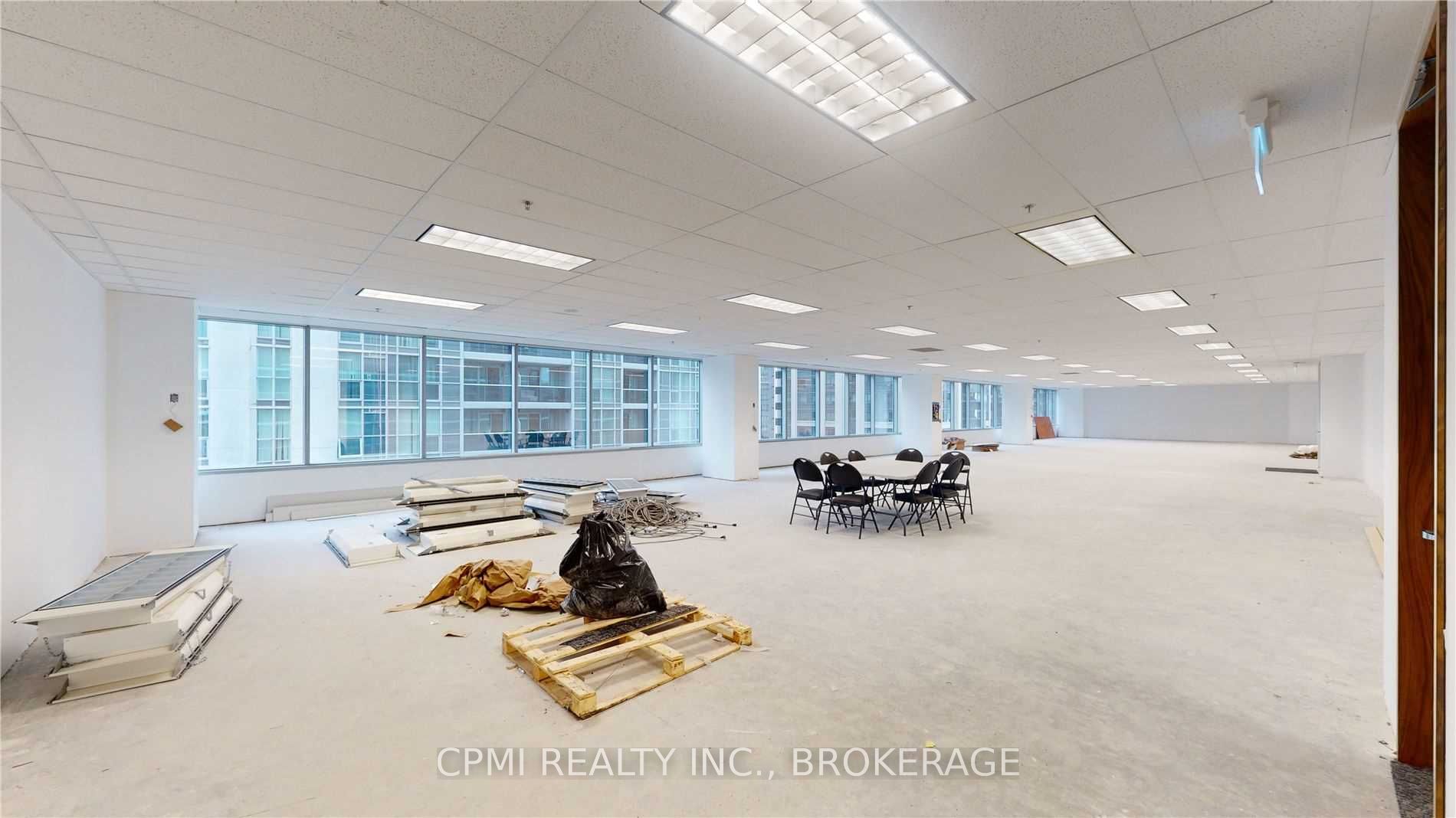 5000 Yonge Street St, #701