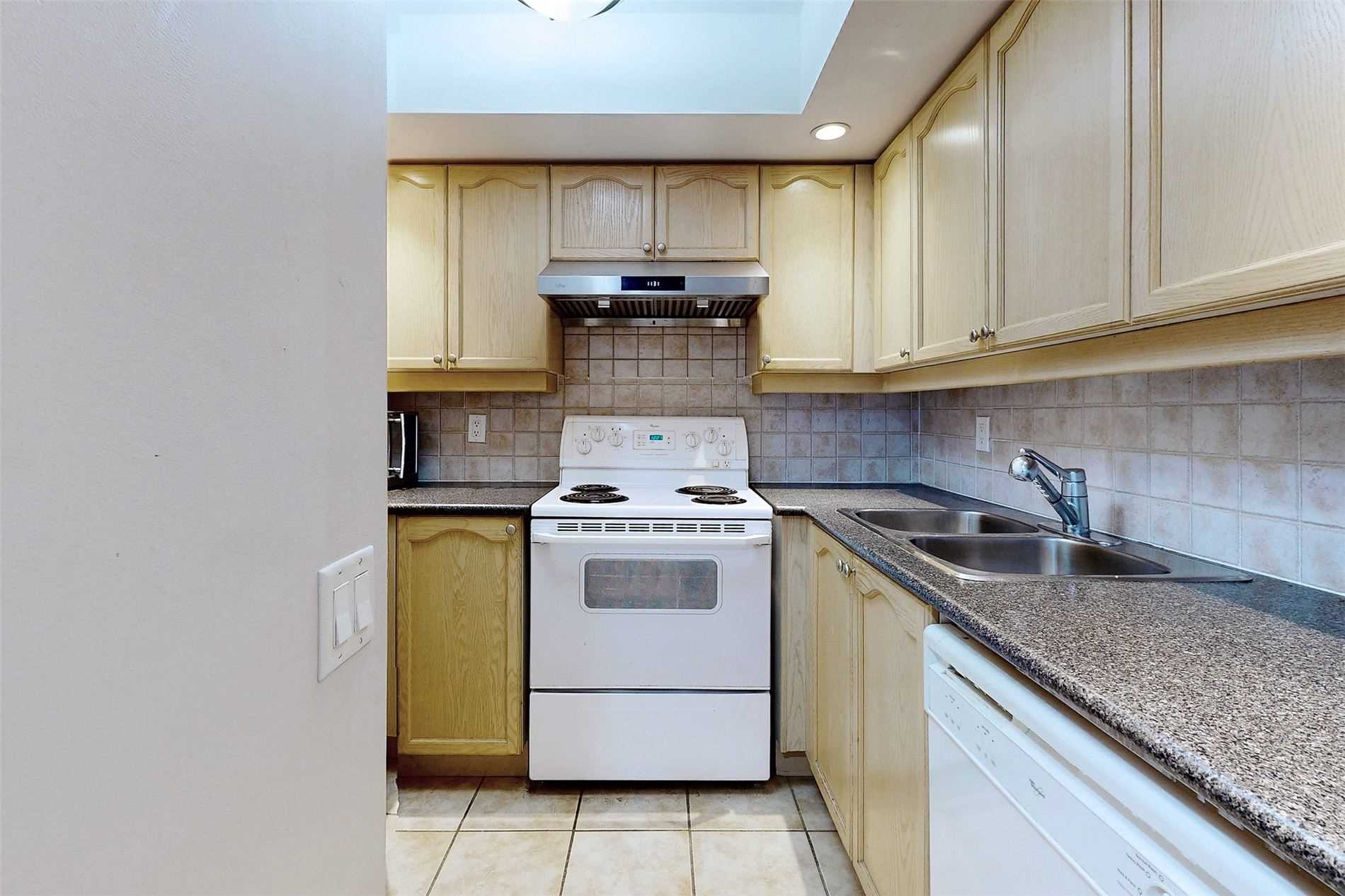 Listing C5892589 - Large Photo # 14