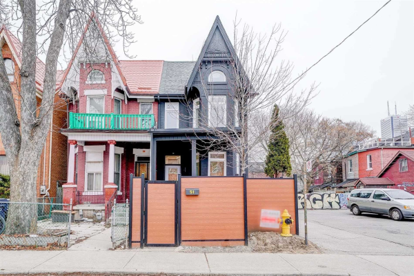 51 Huron St, Toronto