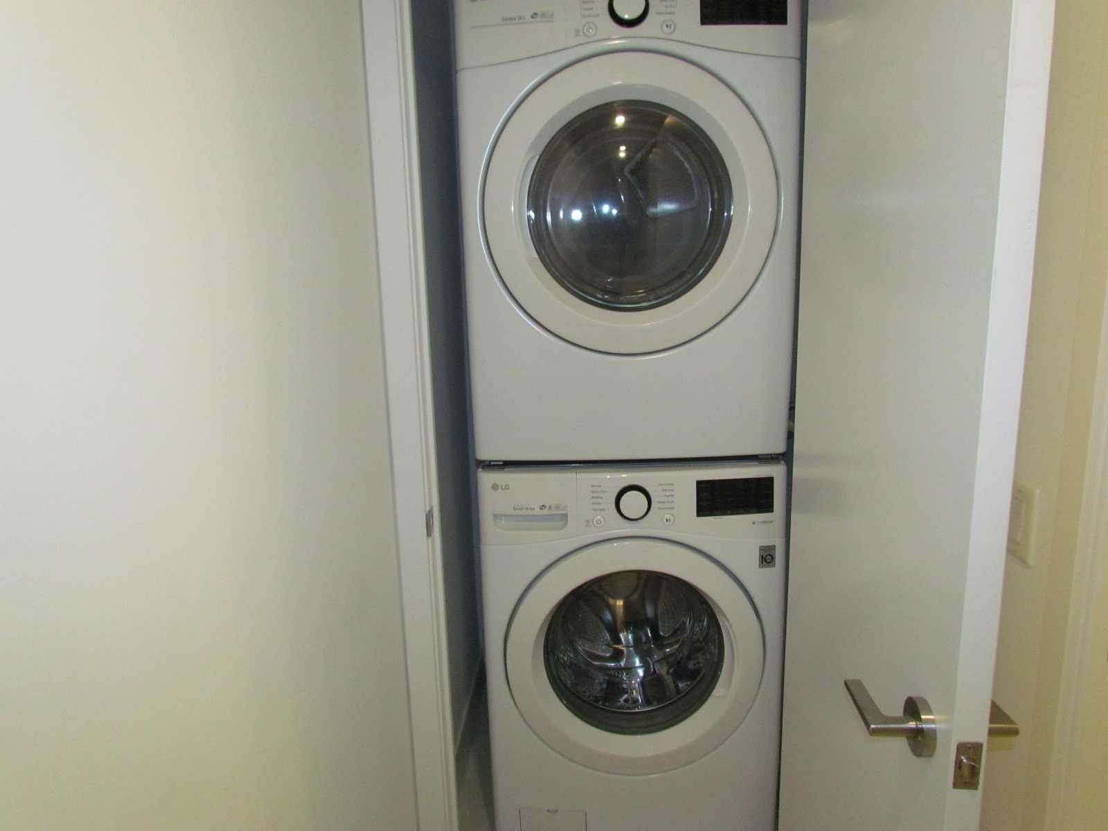 120 Parliament St, #421