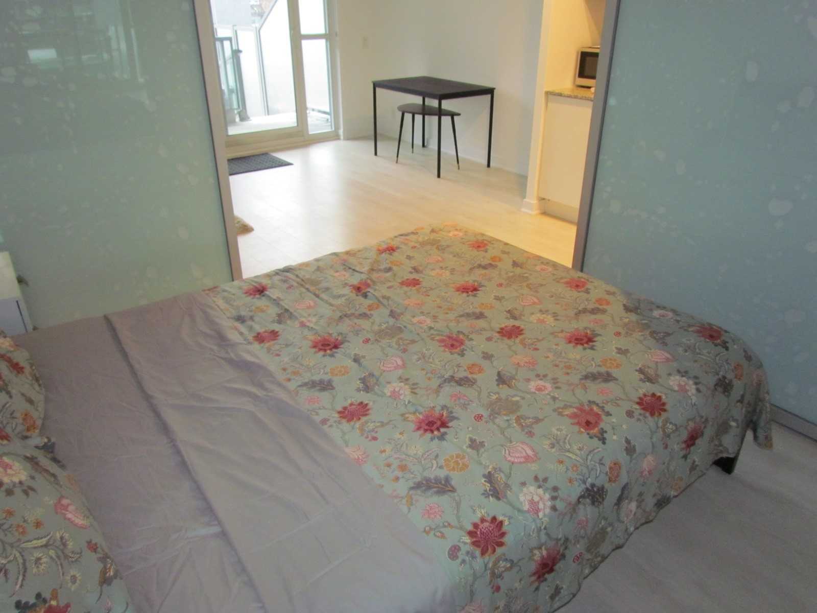 120 Parliament St, #421