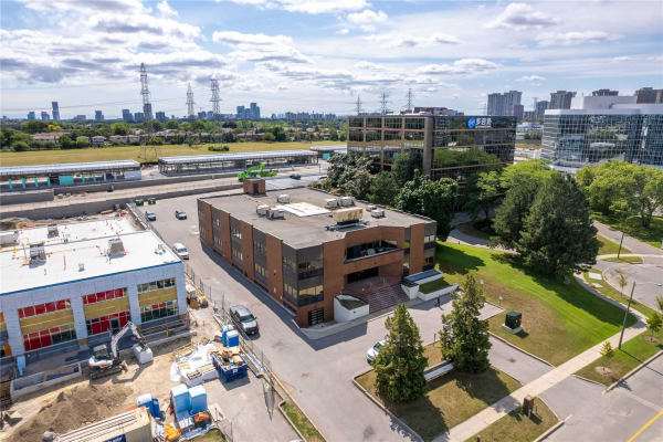 151 Placer Crt, Toronto