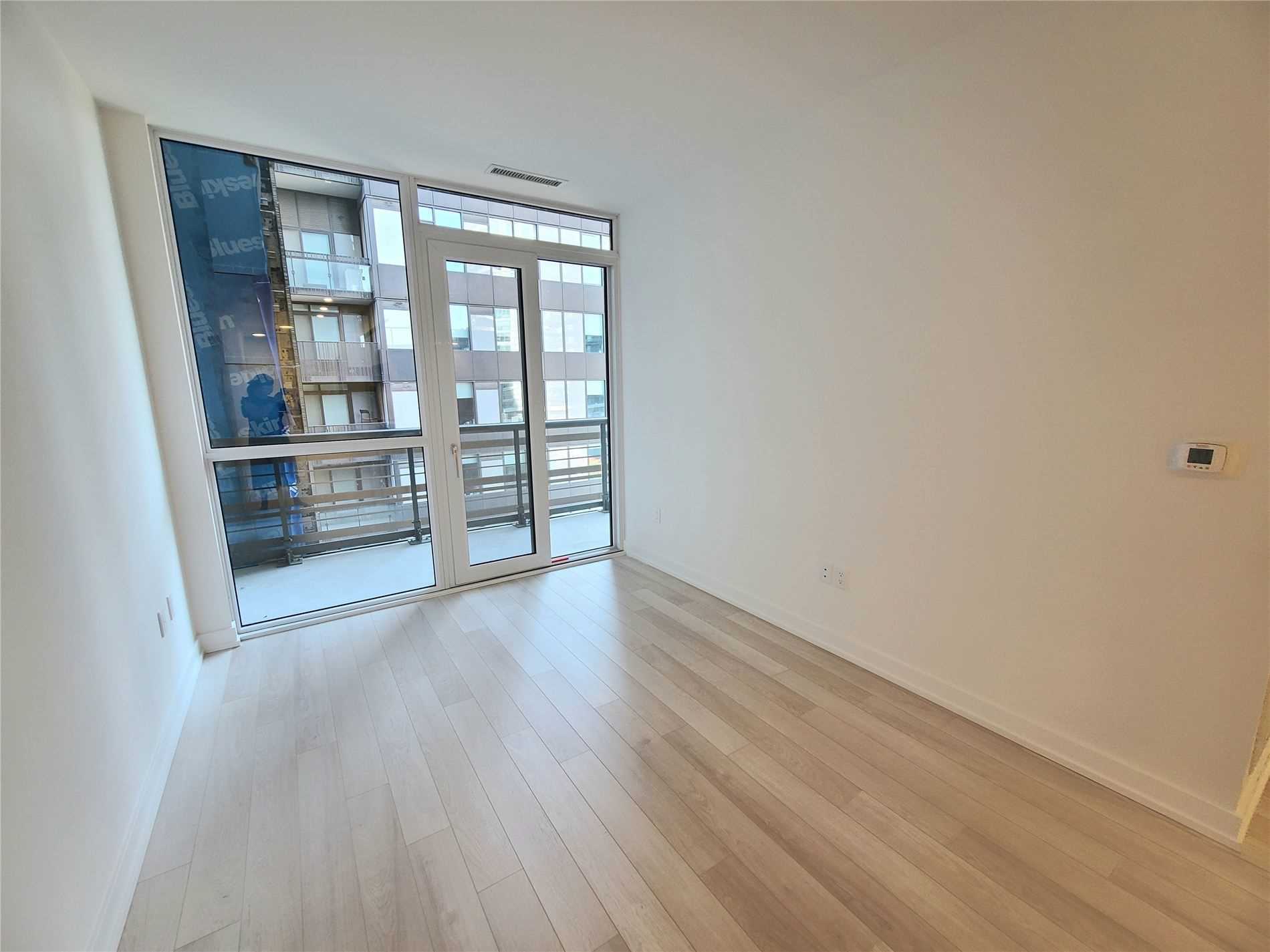 39 Roehampton Ave, ##410
