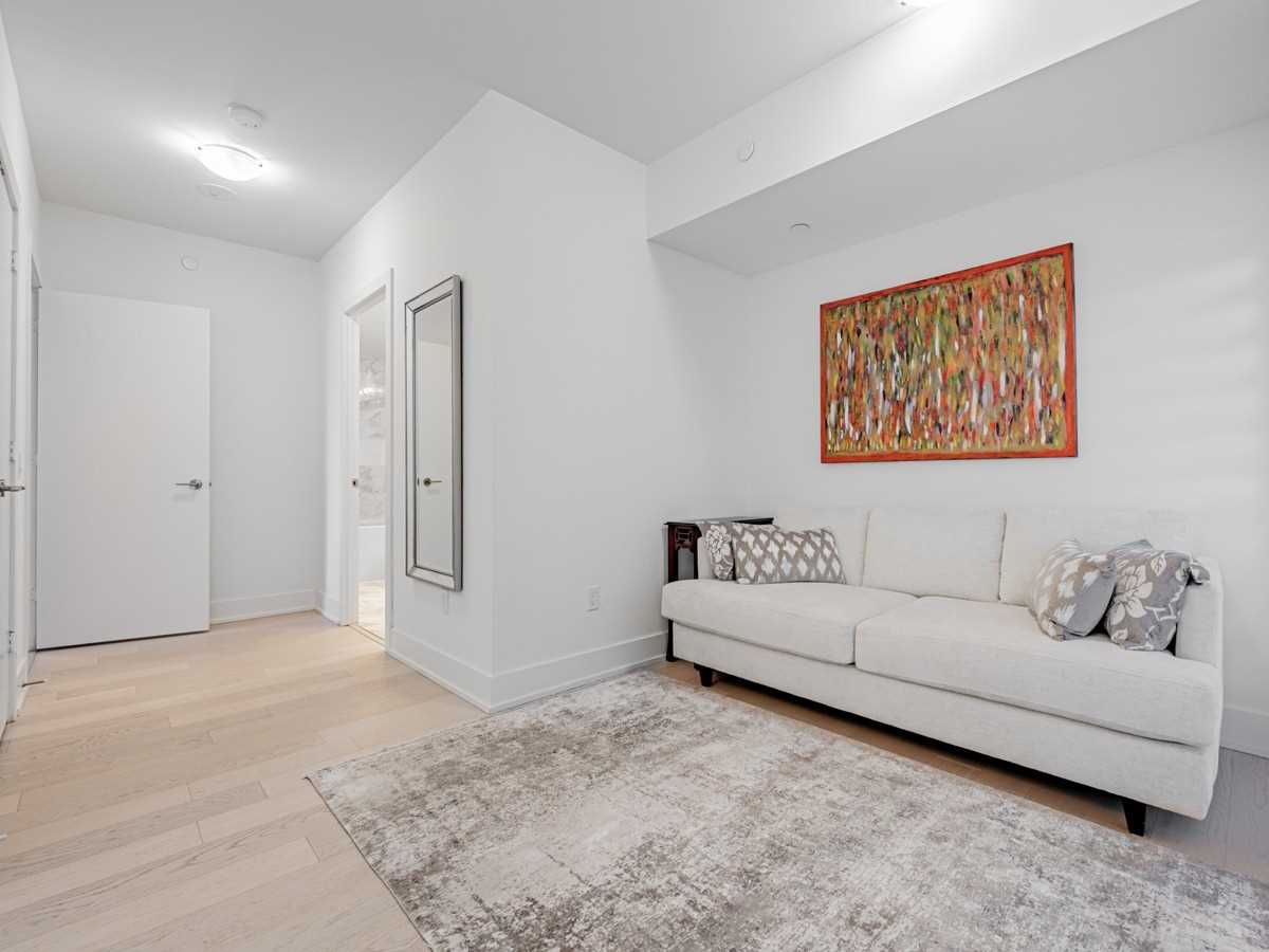 1 Yorkville Ave, #1701