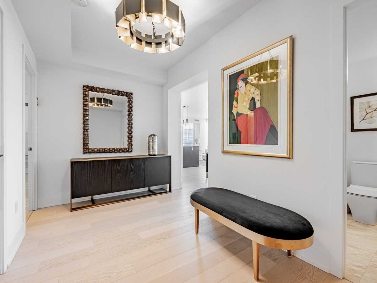 1 Yorkville Ave, #1701