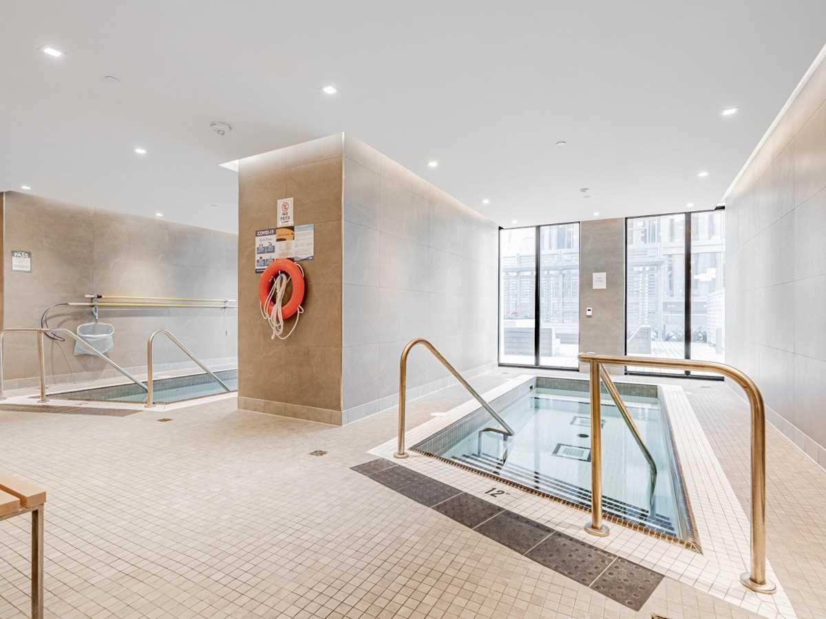 1 Yorkville Ave, #1701