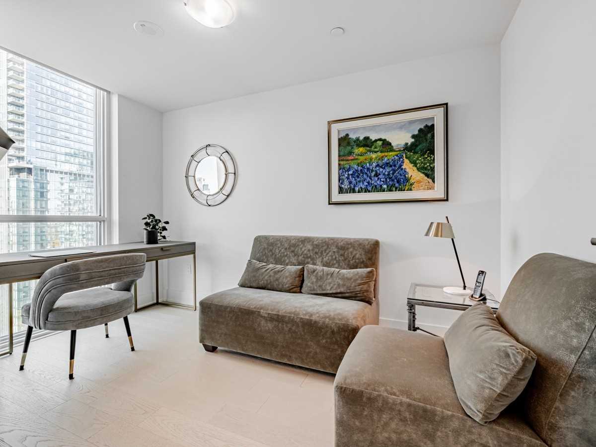 1 Yorkville Ave, #1701