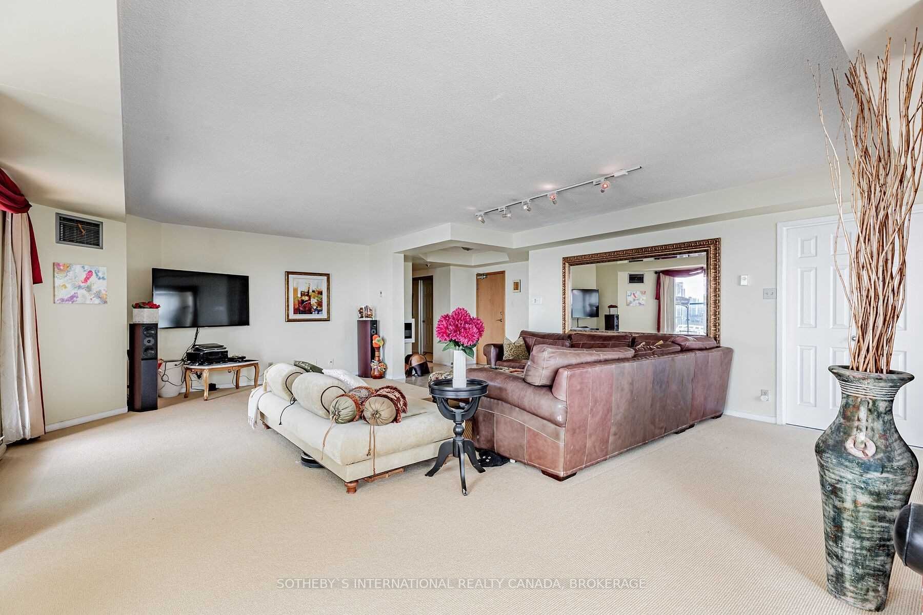 Listing C5896649 - Large Photo # 7