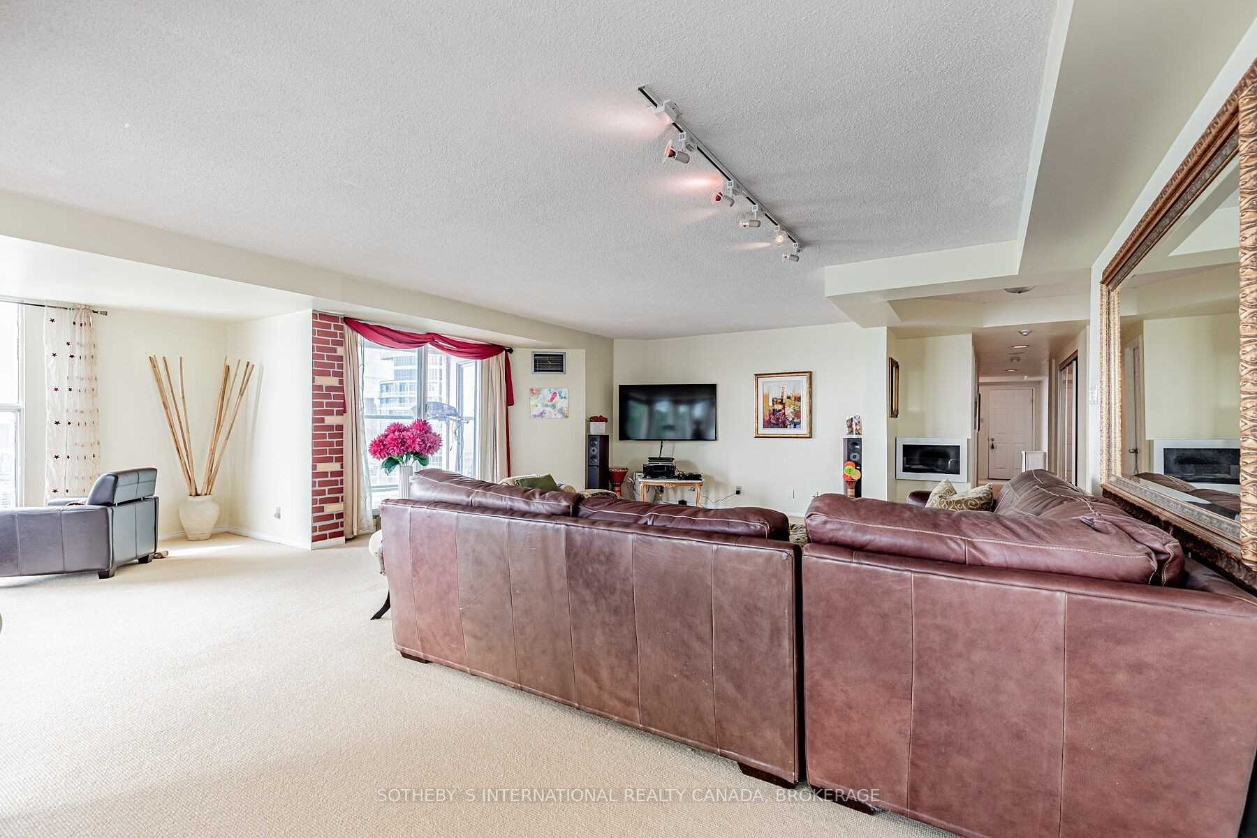 Listing C5896649 - Large Photo # 9