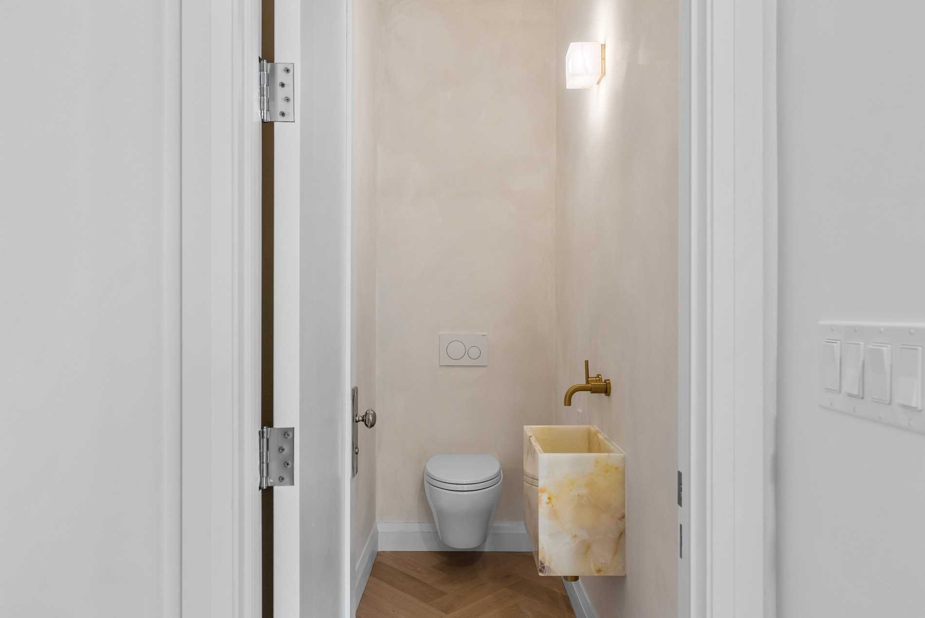 Listing C5897067 - Large Photo # 17