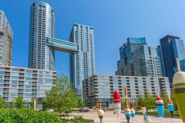 15 Iceboat Terr, Toronto