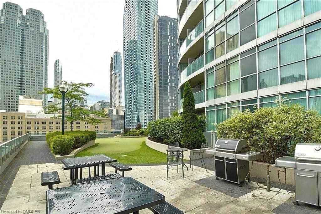 18 Yonge St, #1206