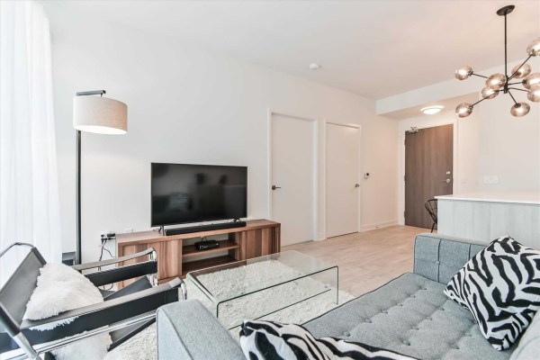 576 Front St W, Toronto
