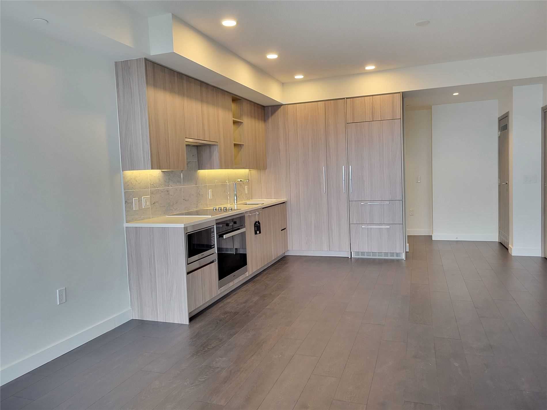 85 Mcmahon Drive, #3707