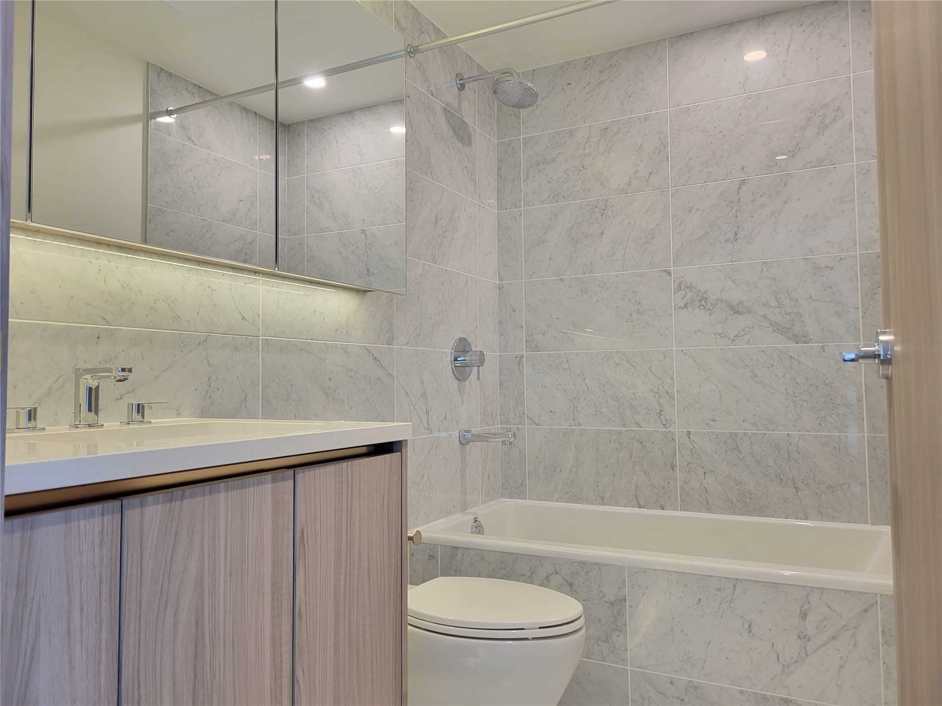 85 Mcmahon Drive, #3707
