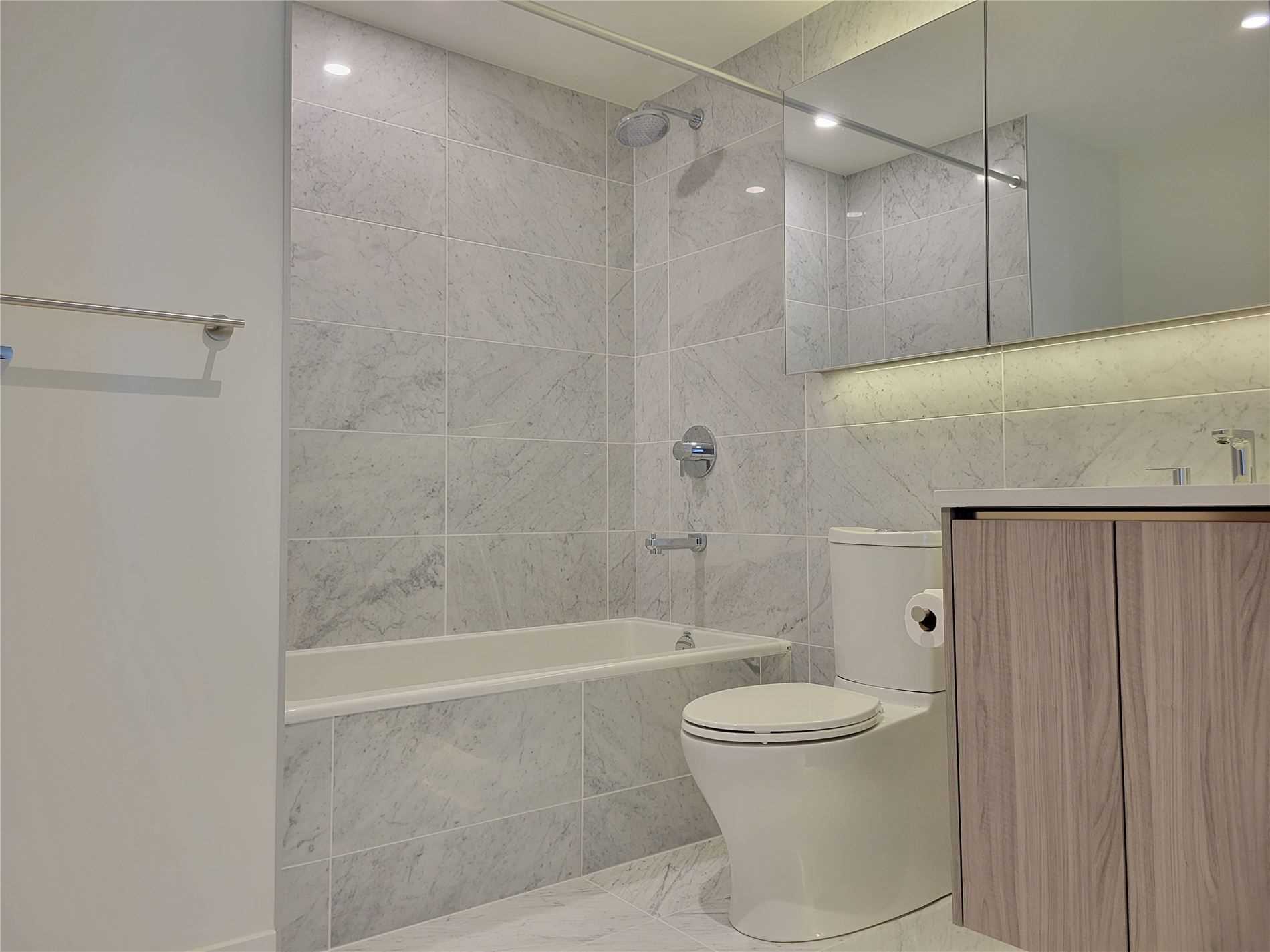 85 Mcmahon Drive, #3707