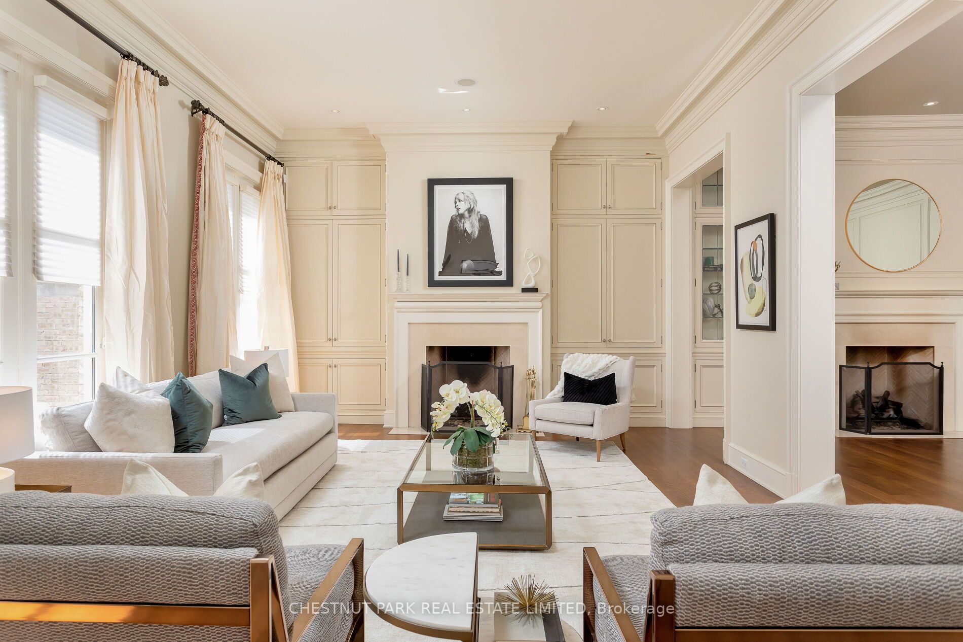 23 Heath St W