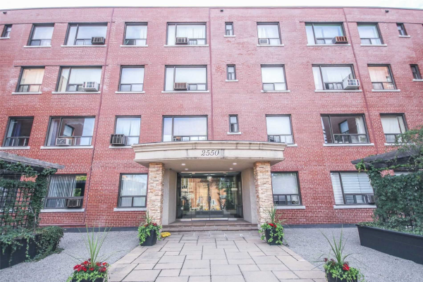 2550 Bathurst St, Toronto