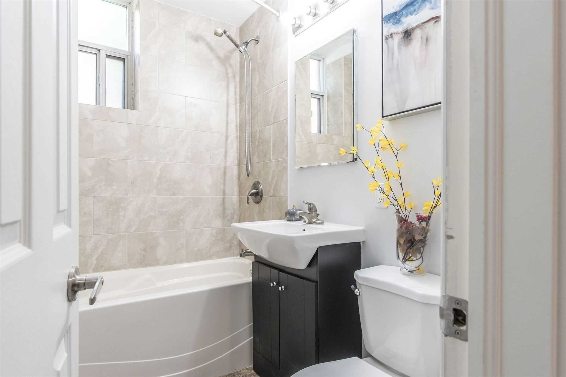 2550 Bathurst St, #6