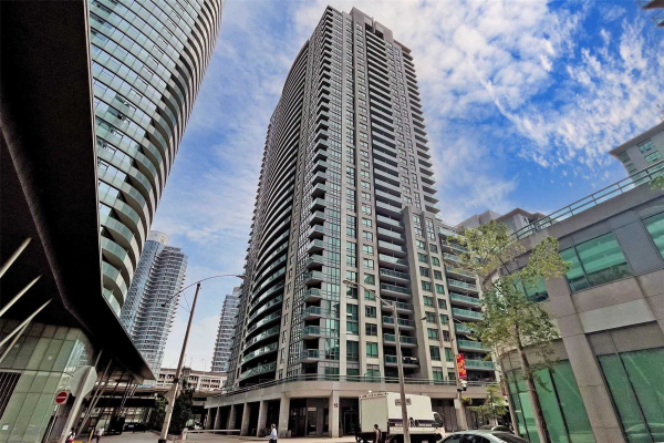 19 Grand Trunk Cres, Toronto
