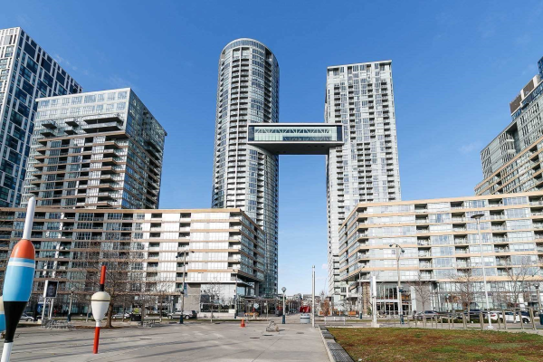 15 Iceboat Terr, Toronto