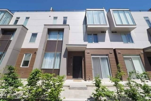 17 Greenbriar Rd, Toronto