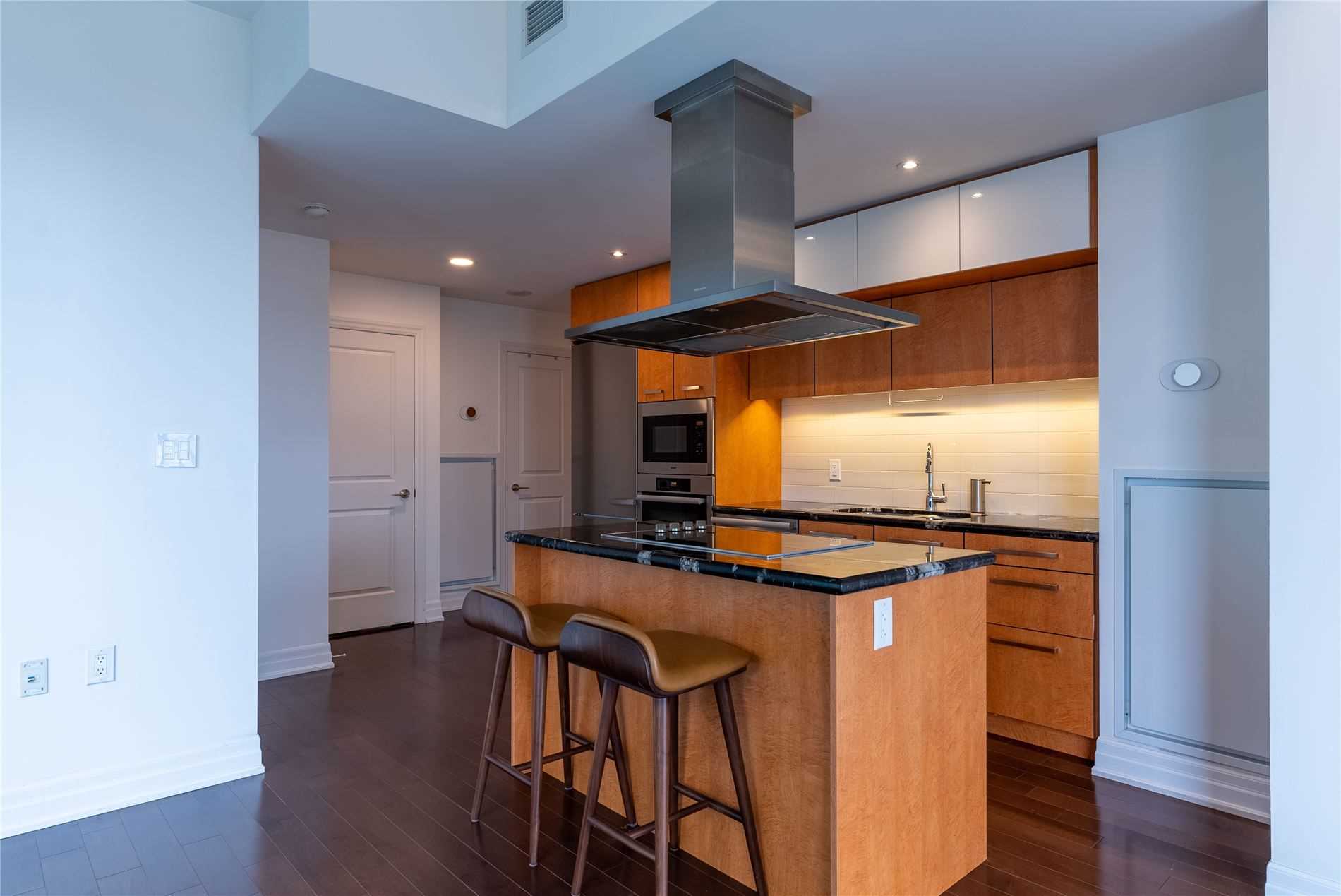 8 The Esplanade, #2811