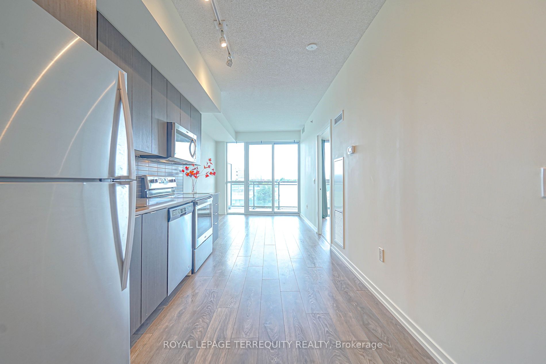 3237 Bayview Ave, #601