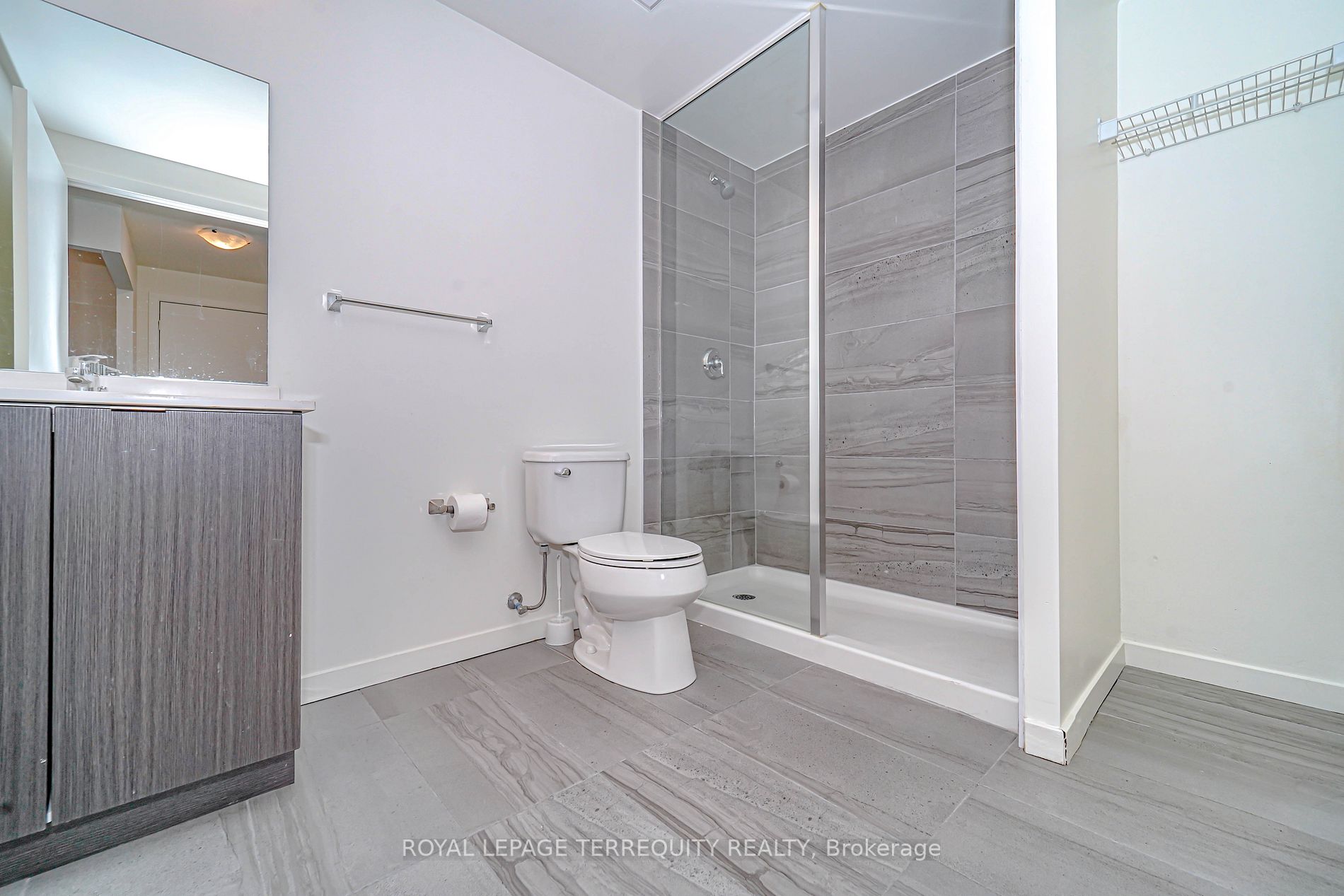3237 Bayview Ave, #601