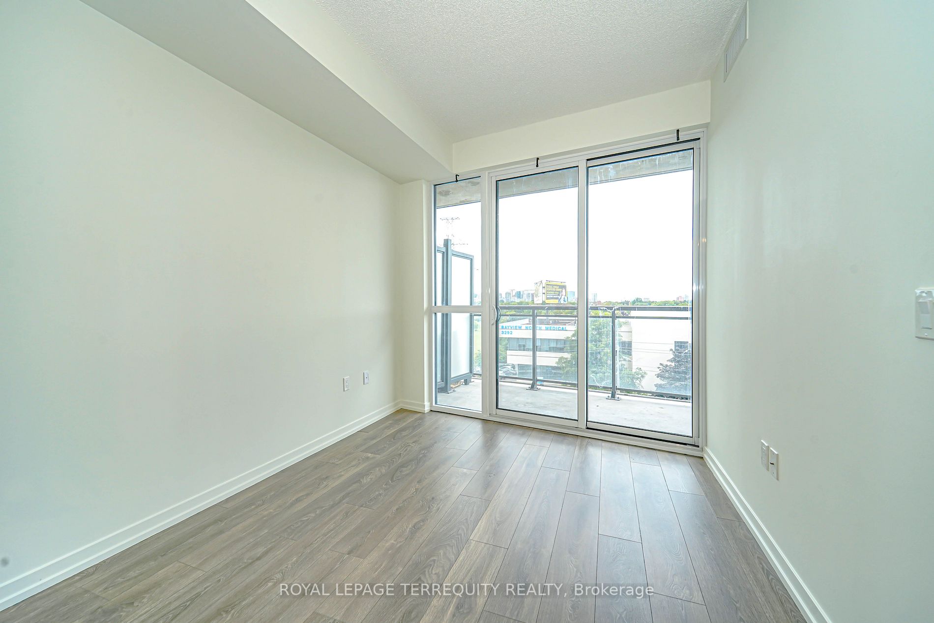 3237 Bayview Ave, #601