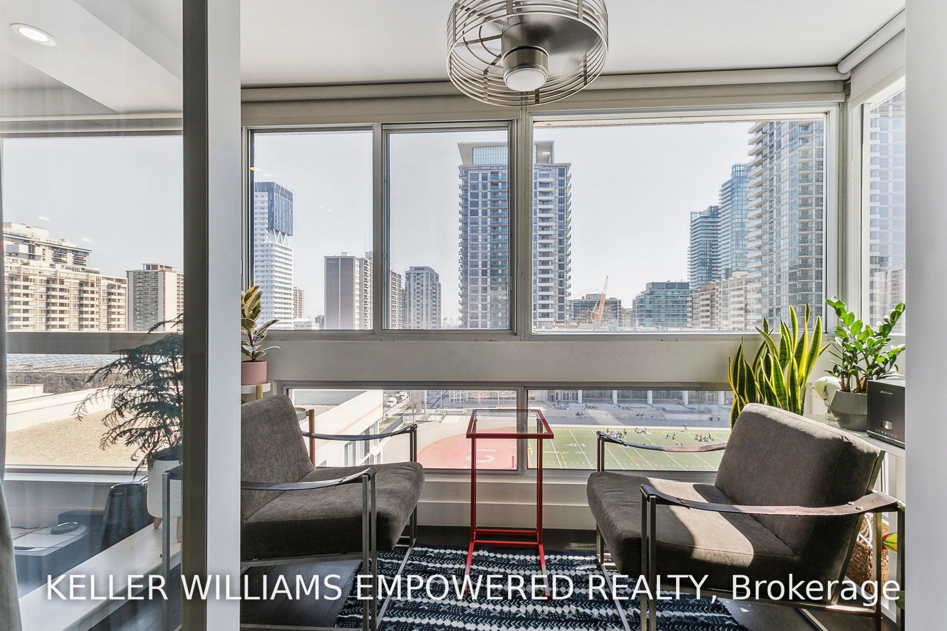 7 Broadway Ave, #701