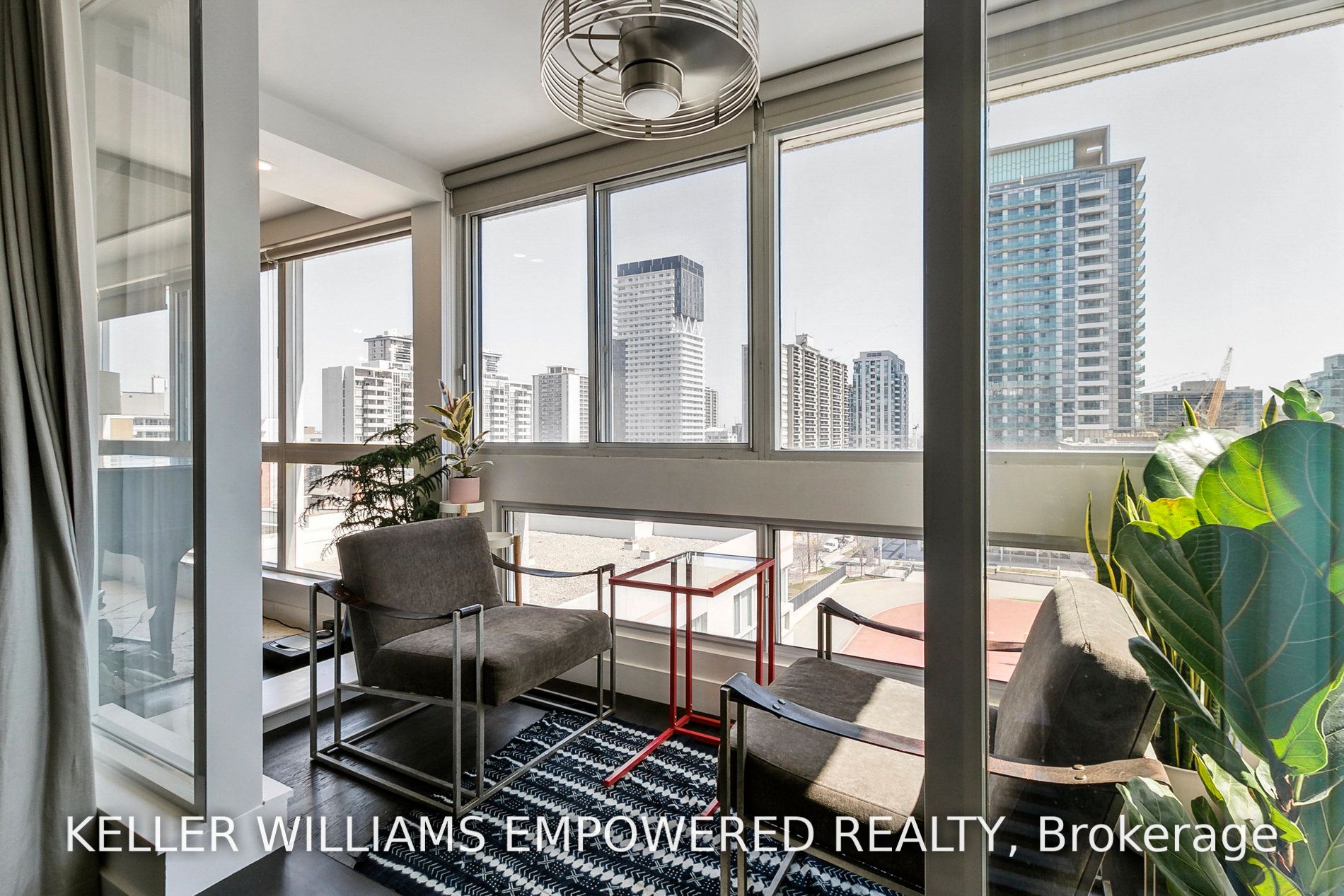 7 Broadway Ave, #701