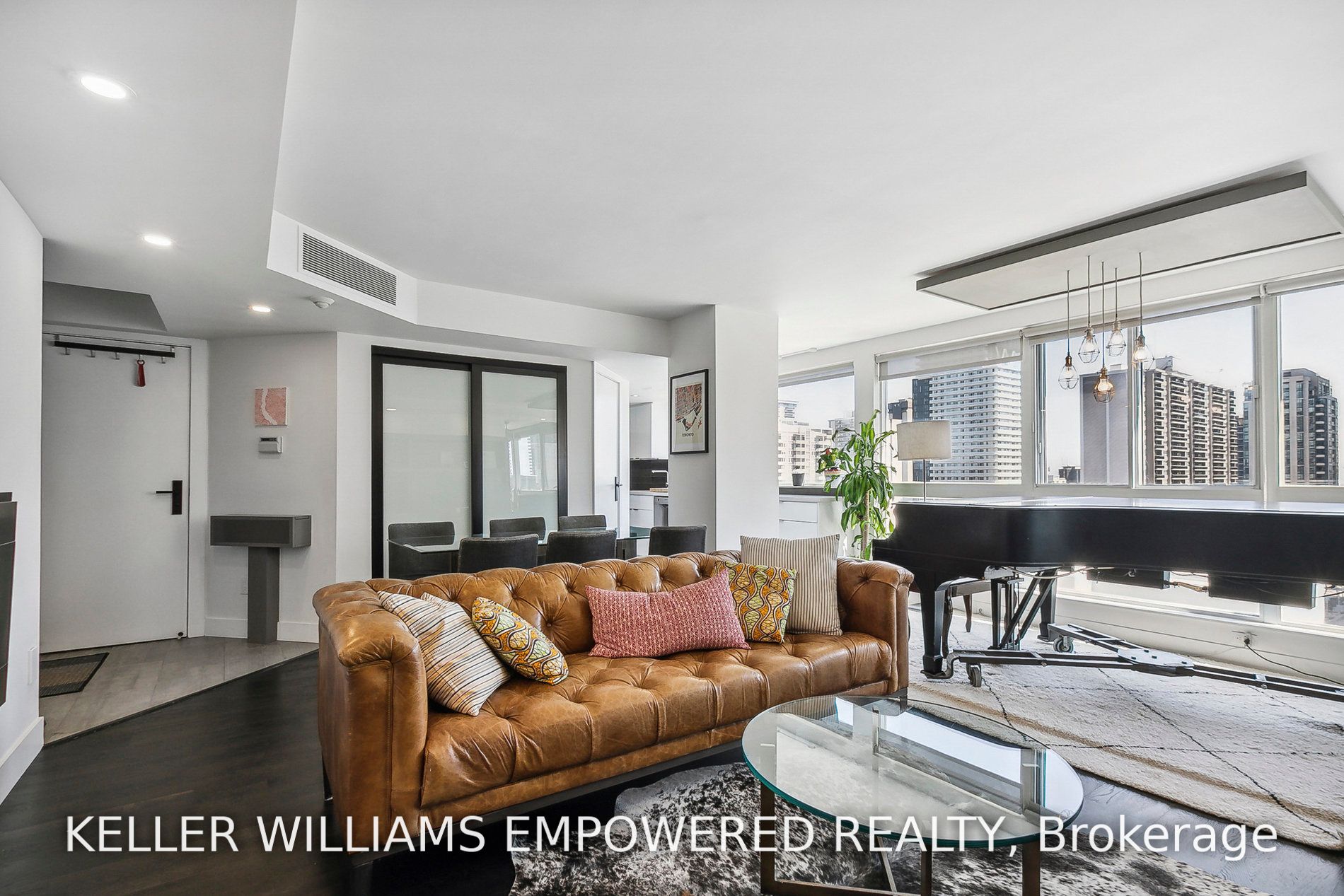 7 Broadway Ave, #701