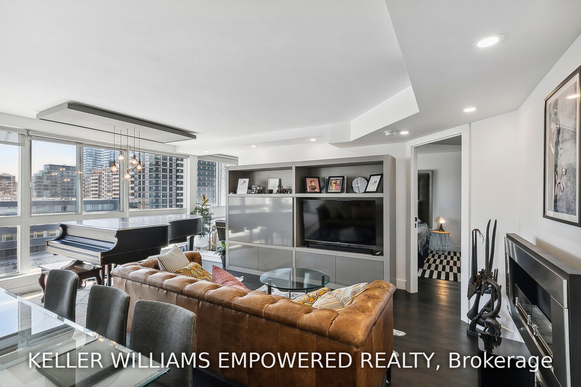 7 Broadway Ave, #701