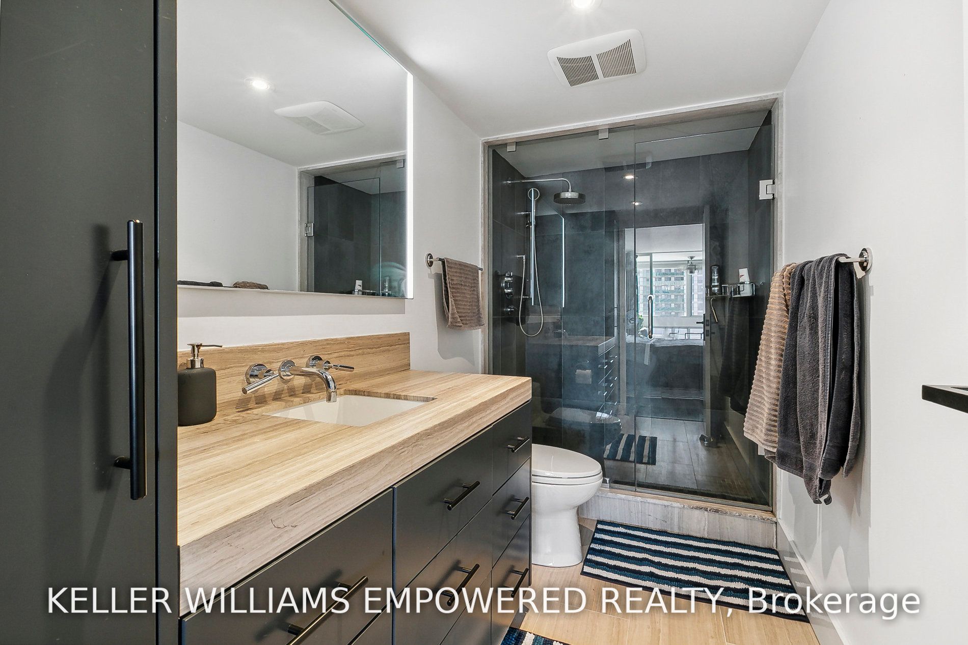 7 Broadway Ave, #701