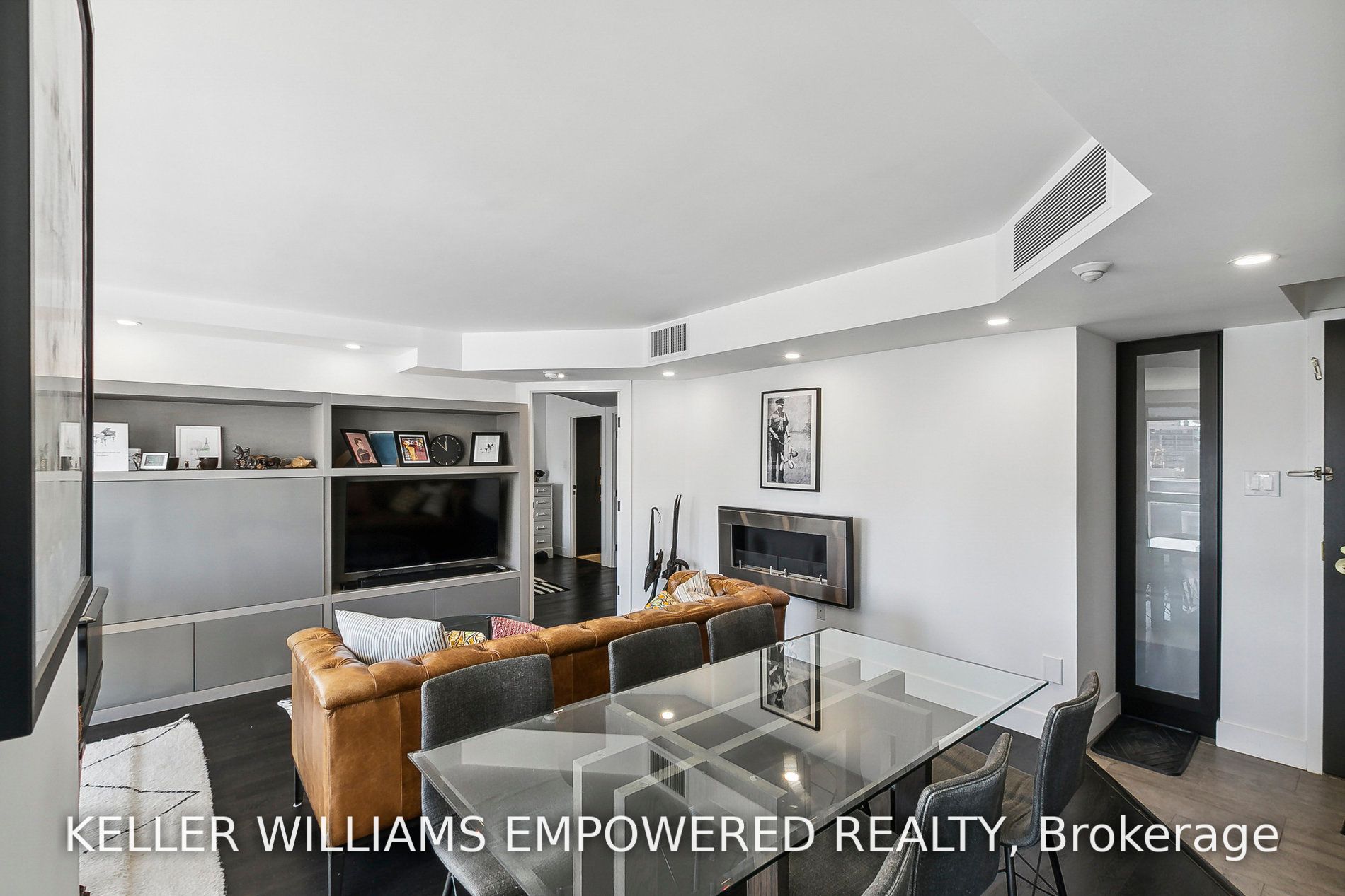 7 Broadway Ave, #701