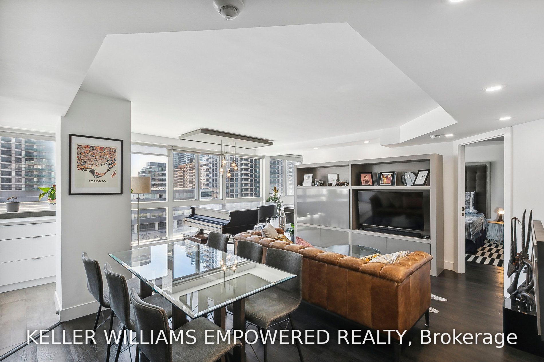 7 Broadway Ave, #701