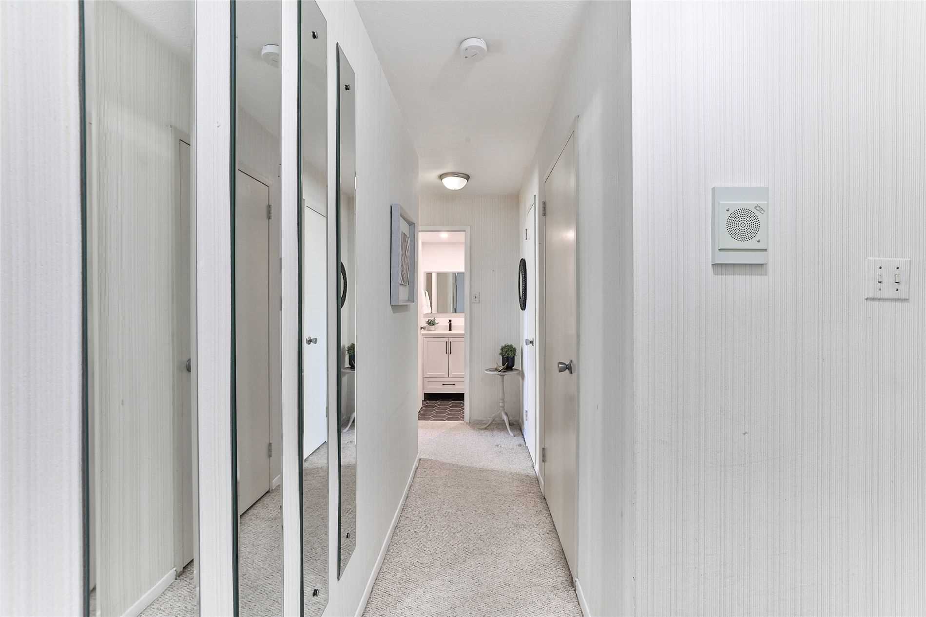 20 Forest Manor Rd, #1008