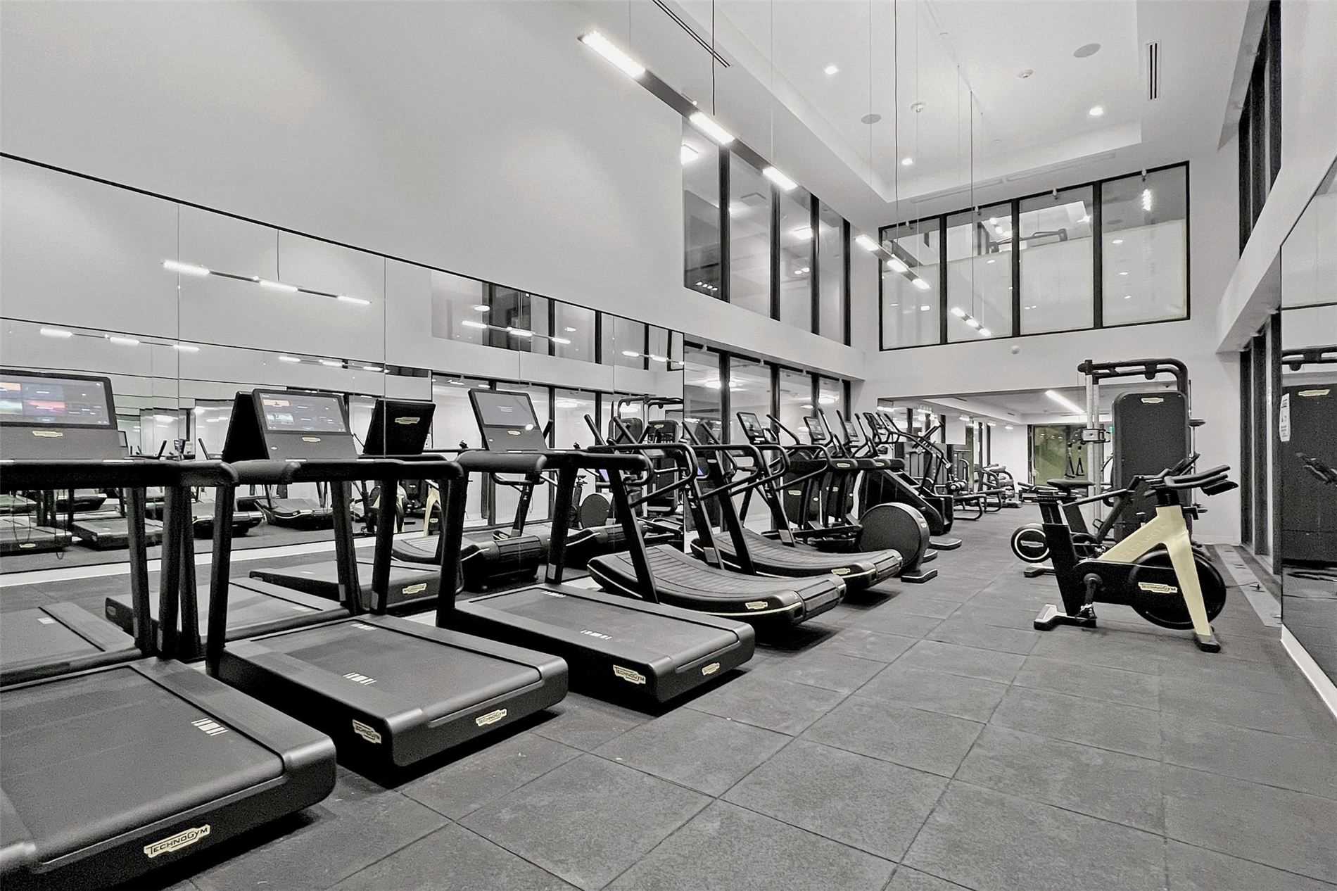 158 Front Street E #816