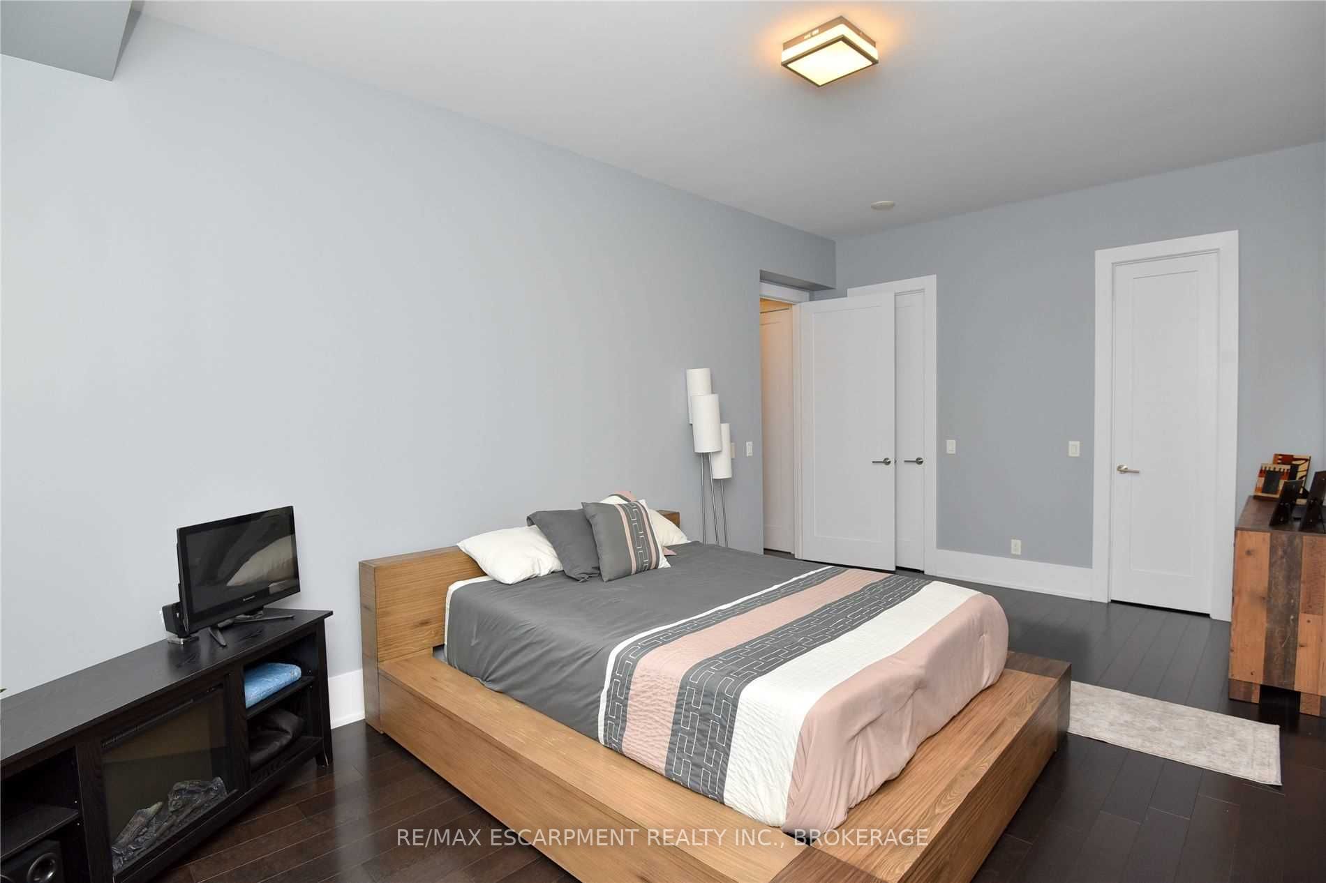 Listing C5911661 - Large Photo # 15